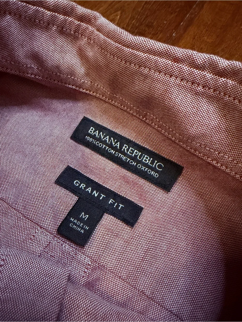 Banana Republic Oxford Men Button-Down Shirt Dusty Pink Heather Red Long Sleeve